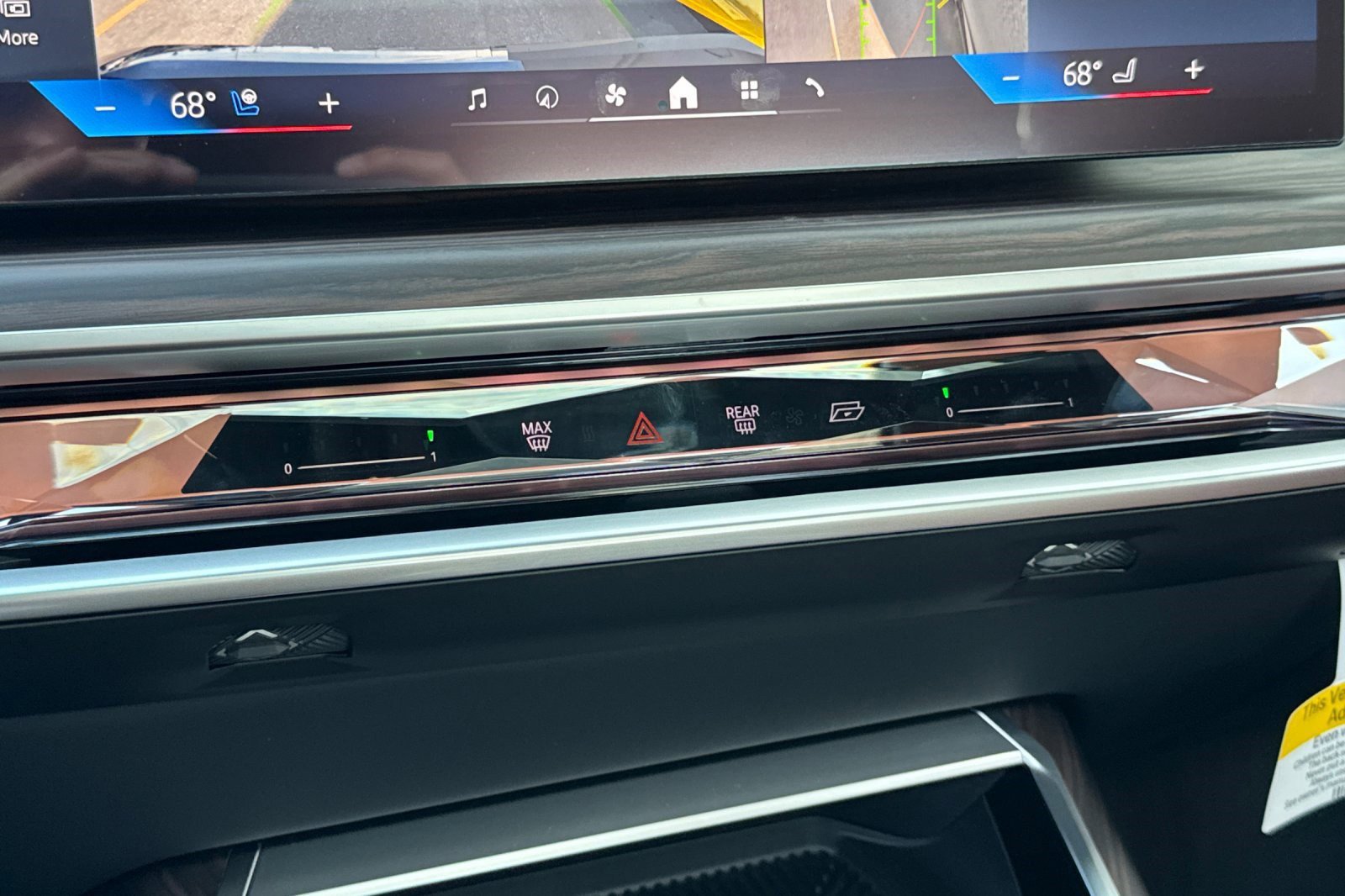 New 2026 BMW 750e xDrive image 19