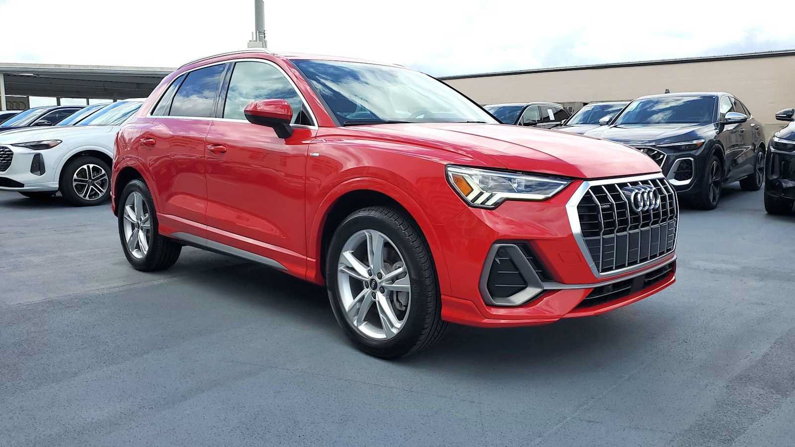Certified 2023 Audi Q3 2.0T Premium w/ Convenience Package AWD/4WD image 8