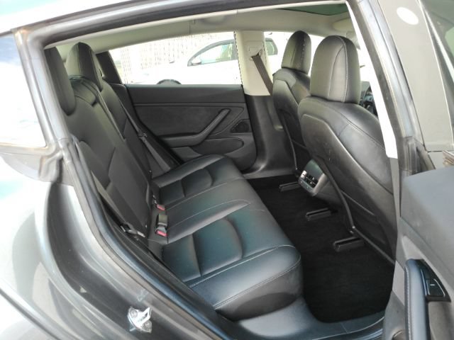 Used 2018 Tesla Model 3 Long Range RWD image 23