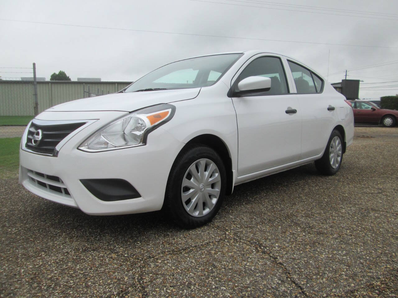 Used 2019 Nissan Versa S FWD image 1