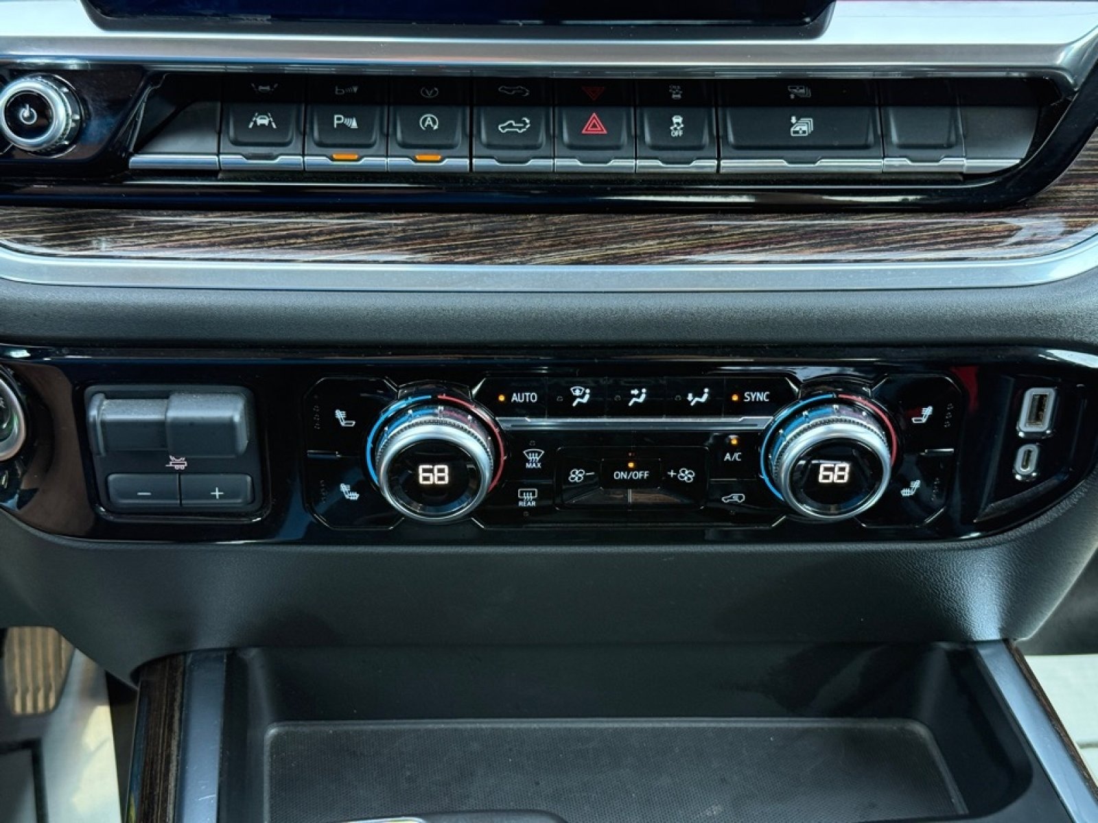 Used 2022 GMC Sierra 1500 Elevation w/ Elevation Premium Package image 28