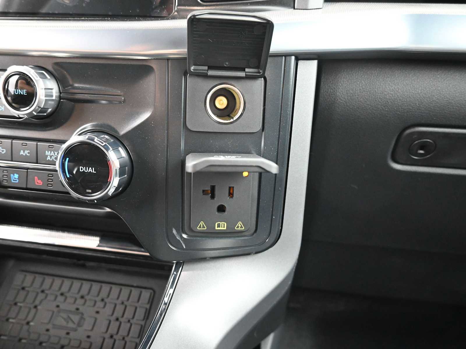 New 2025 Ford F150 Lariat w/ Equipment Group 502A High image 42