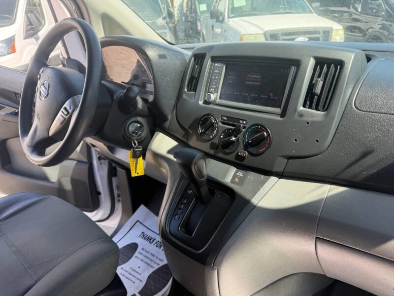 Used 2021 Nissan NV200 S image 16