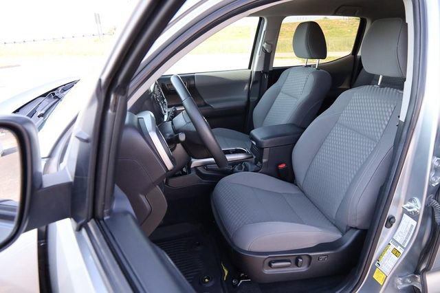 Used 2023 Toyota Tacoma SR5 AWD/4WD image 8