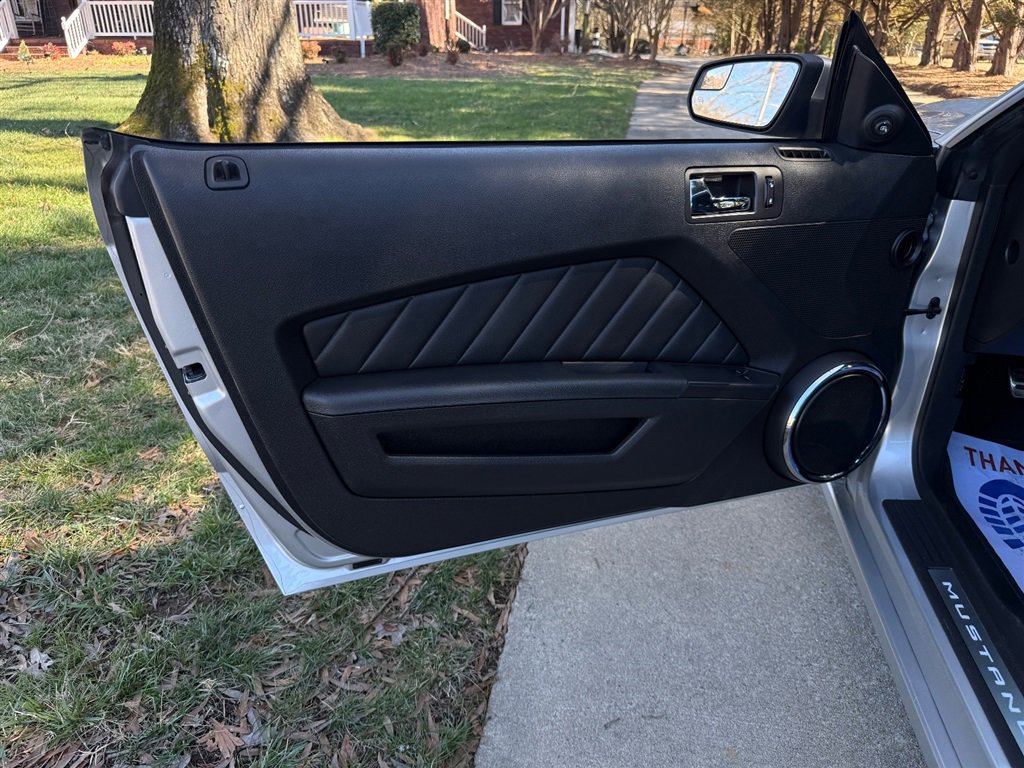 Used 2013 Ford Mustang GT Premium w/ GT Coupe Accessory Pkg 5 image 45