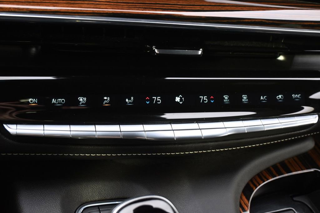 Certified 2023 Cadillac Escalade Premium Luxury image 33