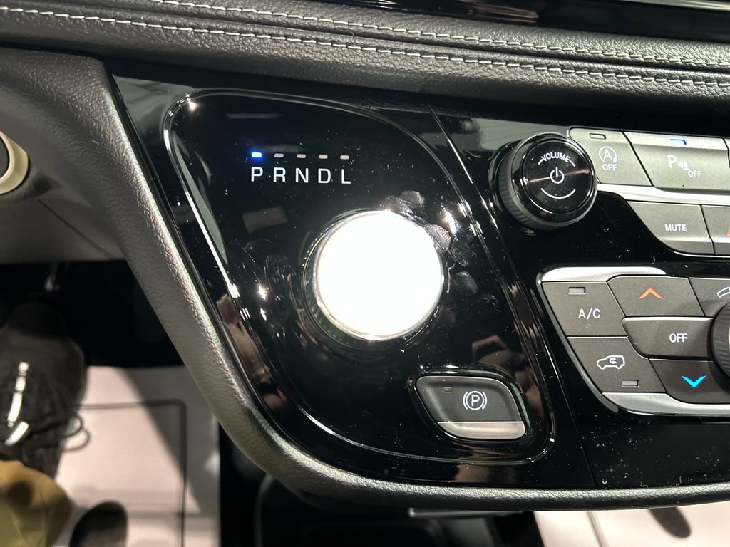 New 2027 Chrysler Pacifica Select w/ Family Tech Group FWD image 18