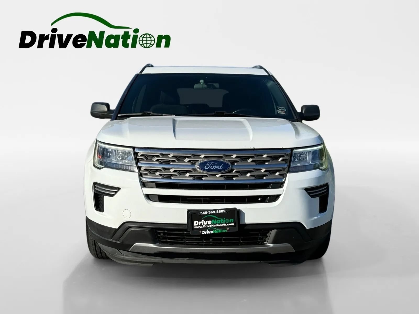 Used 2018 Ford Explorer XLT AWD/4WD image 2