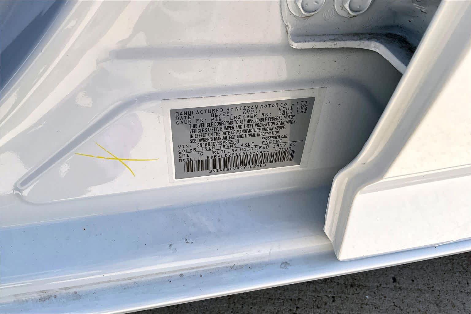 Used 2025 Nissan Sentra SV FWD image 34