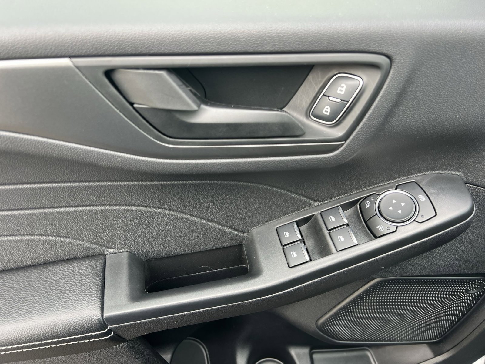 Certified 2025 Ford Escape Active image 15