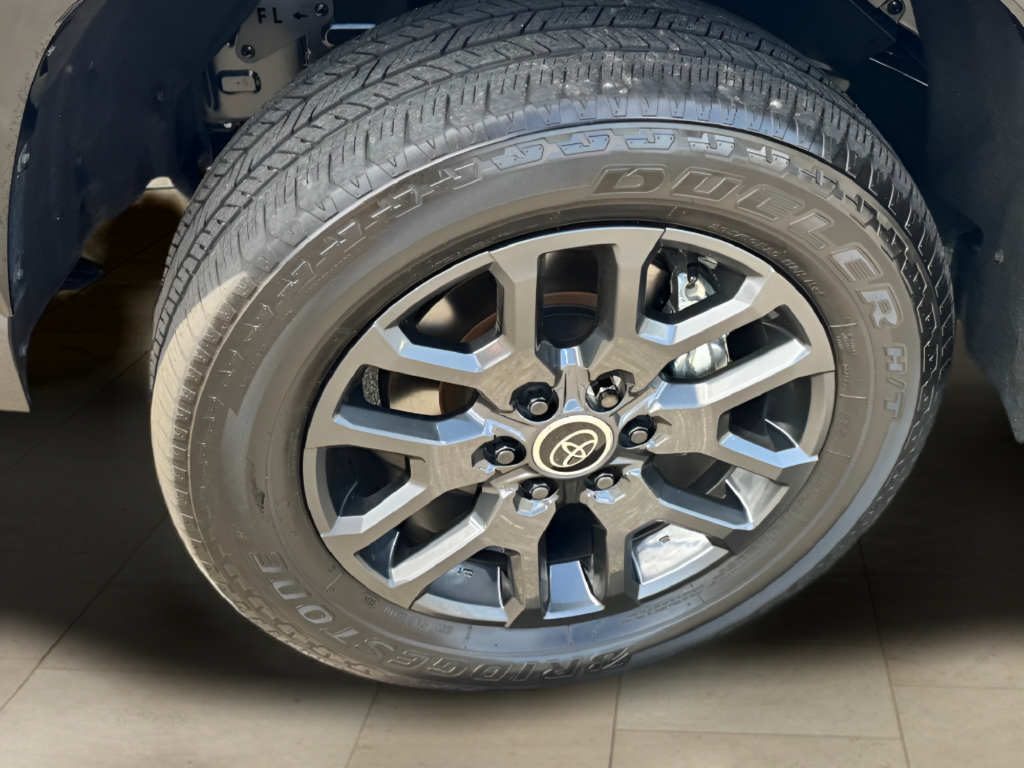 Used 2024 Toyota Tundra Platinum AWD/4WD image 41