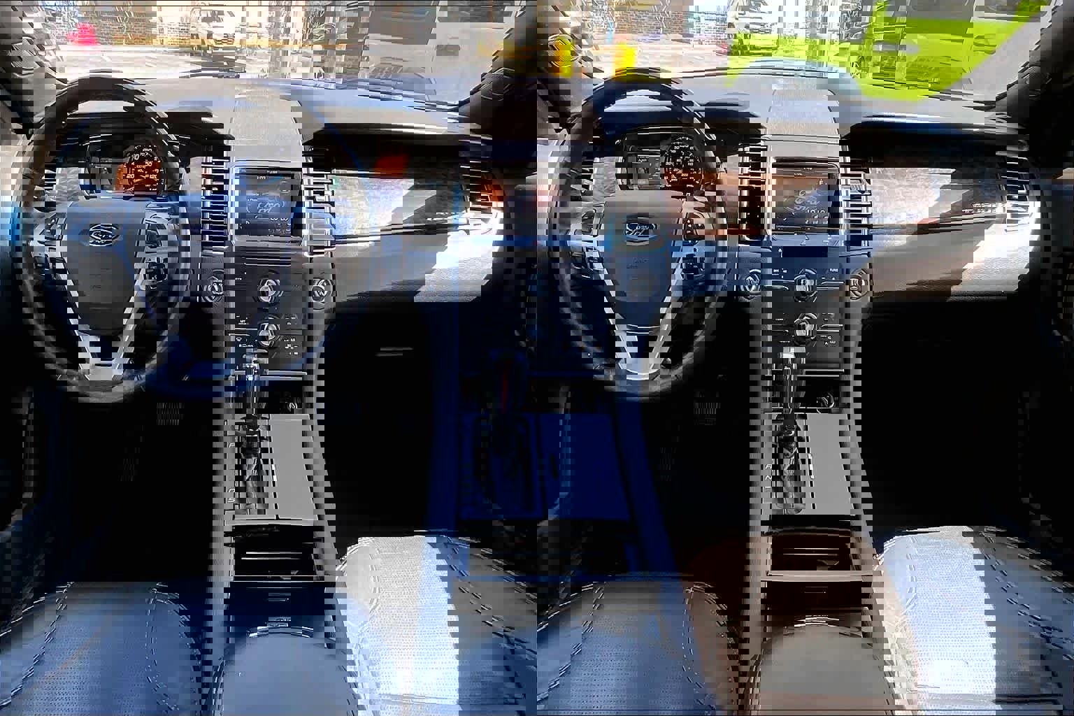 Used 2015 Ford Taurus Limited FWD image 15