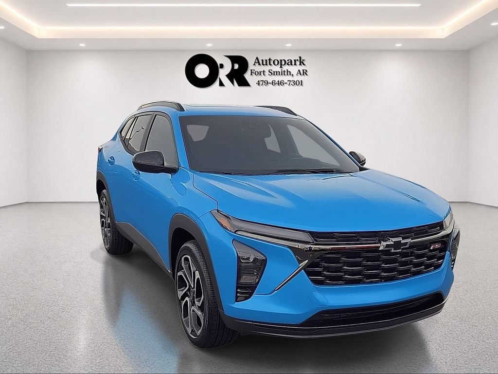 Used 2026 Chevrolet Trax RS w/ Sunroof Package FWD image 1