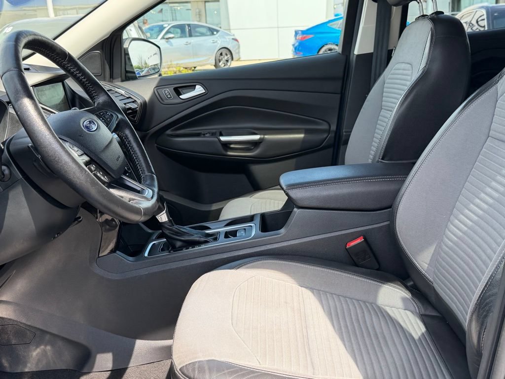 Used 2017 Ford Escape Titanium AWD/4WD image 9