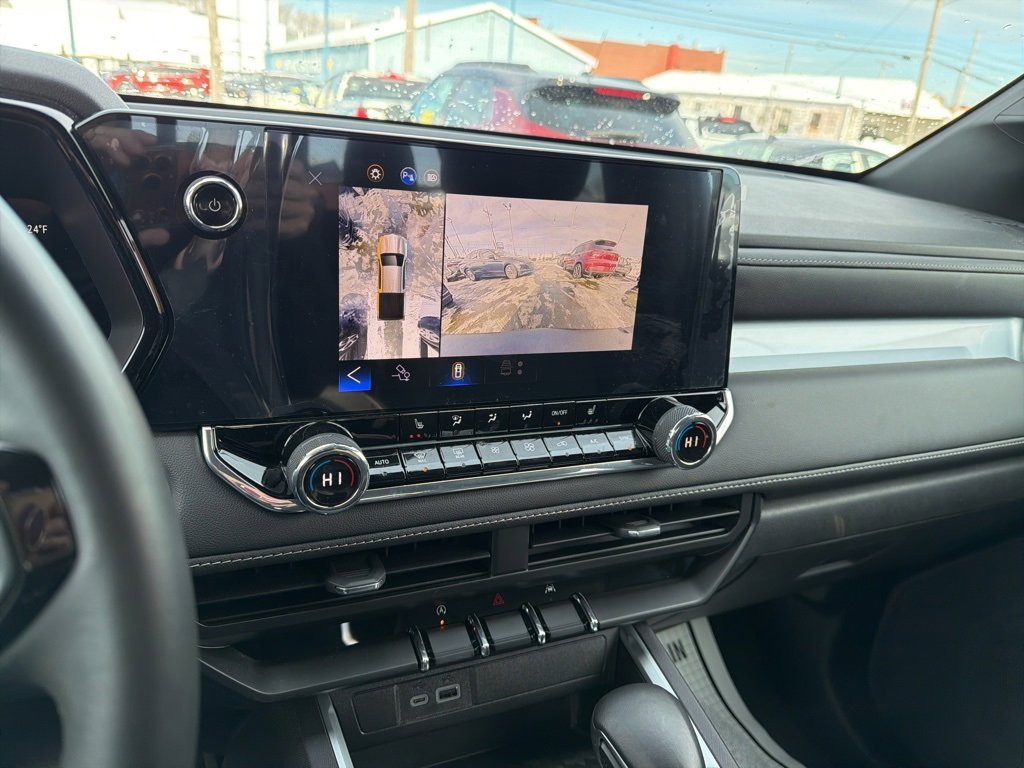 Used 2024 Chevrolet Colorado LT w/ LT Convenience Package II image 26