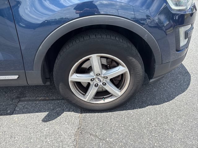 Used 2017 Ford Explorer XLT AWD/4WD image 9