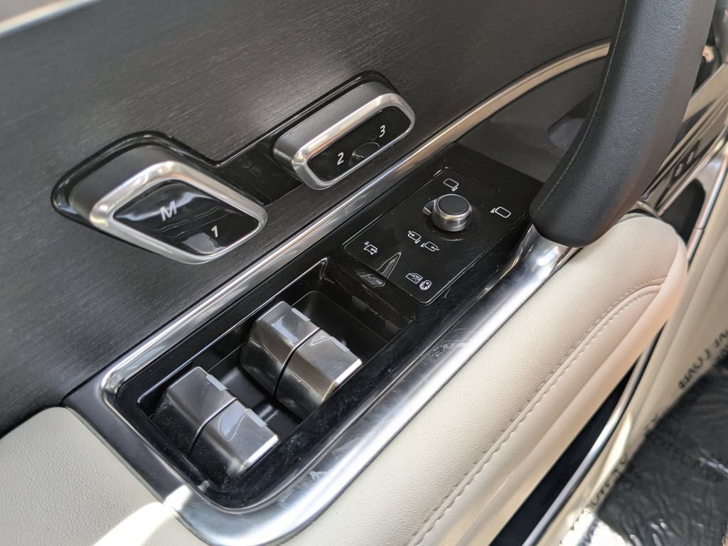 Used 2023 Land Rover Range Rover SE AWD/4WD image 10