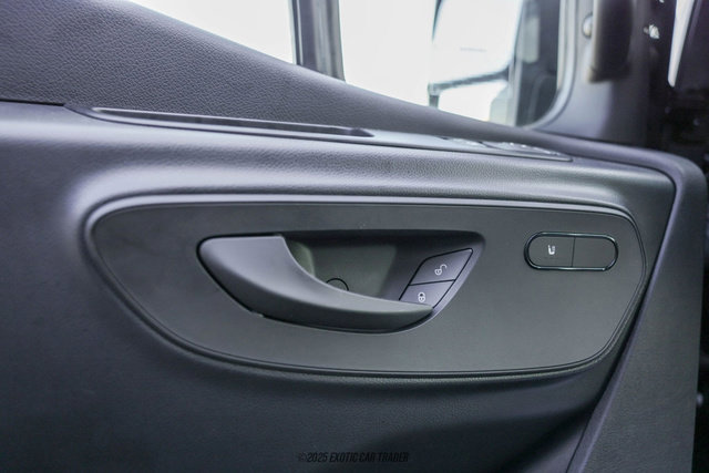 Used 2024 Mercedes-Benz Sprinter 2500 image 98