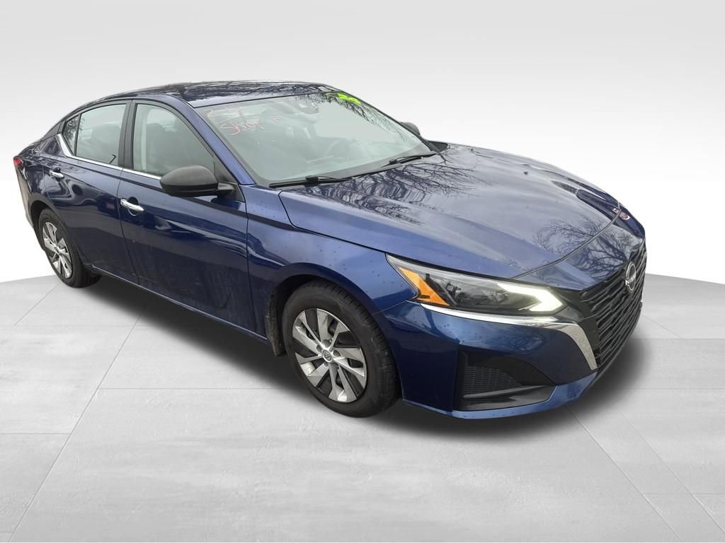 Used 2024 Nissan Altima 2.5 S image 29