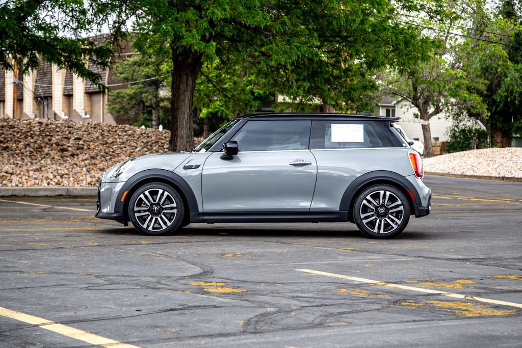 Used 2022 MINI Cooper S FWD image 2
