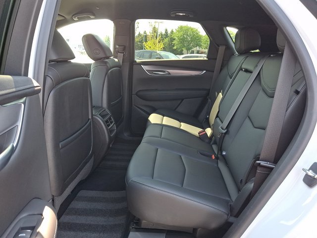 Used 2023 Cadillac XT5 Luxury w/ LPO, Premium Carpet Package AWD/4WD image 10