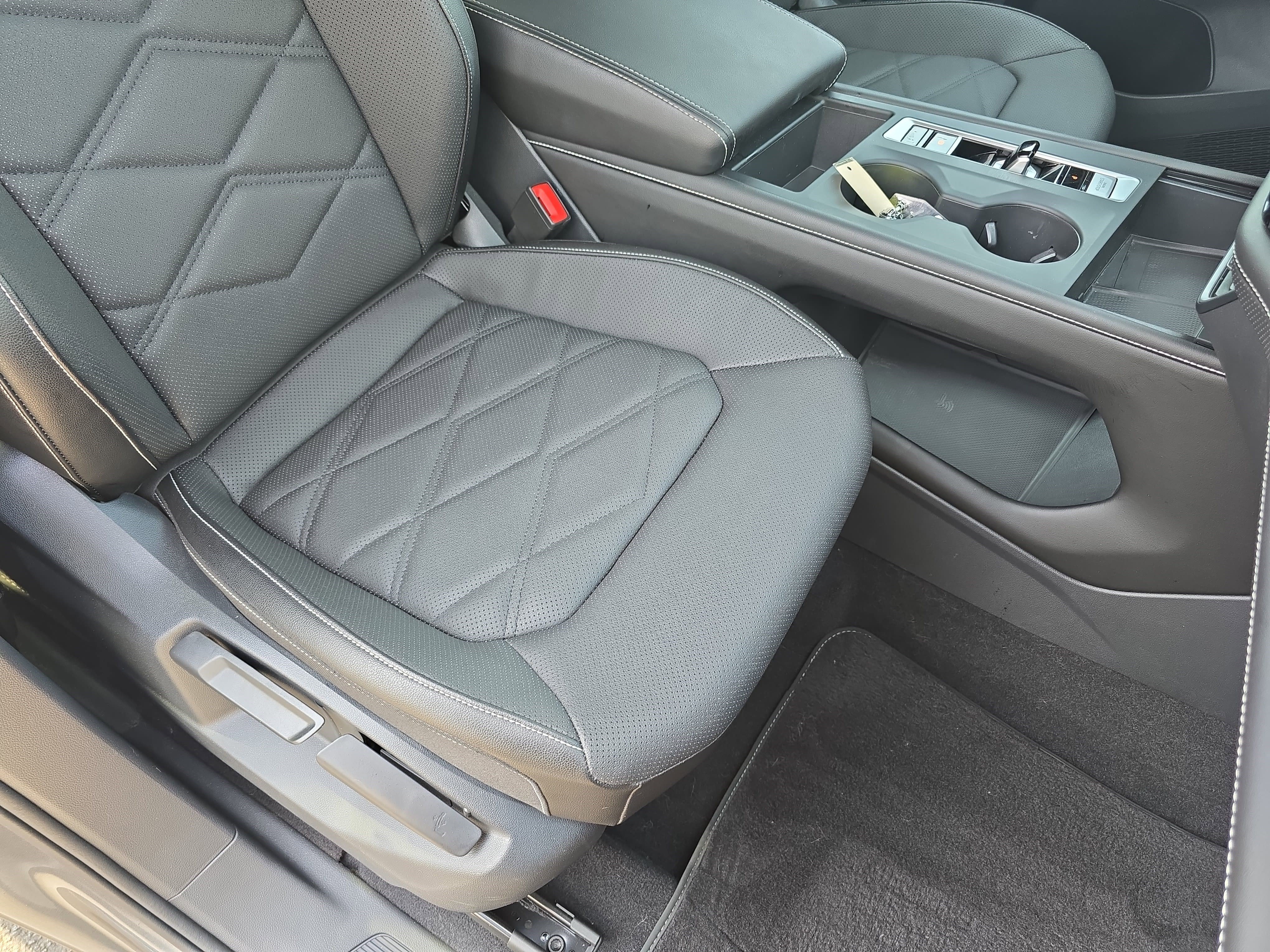 Used 2024 Volkswagen Atlas SE image 10