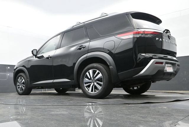 Used 2025 Nissan Pathfinder SL AWD/4WD image 27