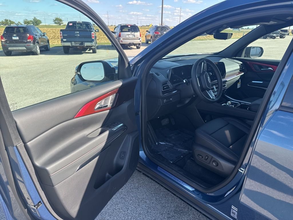 New 2026 Chevrolet Traverse Z71 w/ Driver Confidence Package image 11
