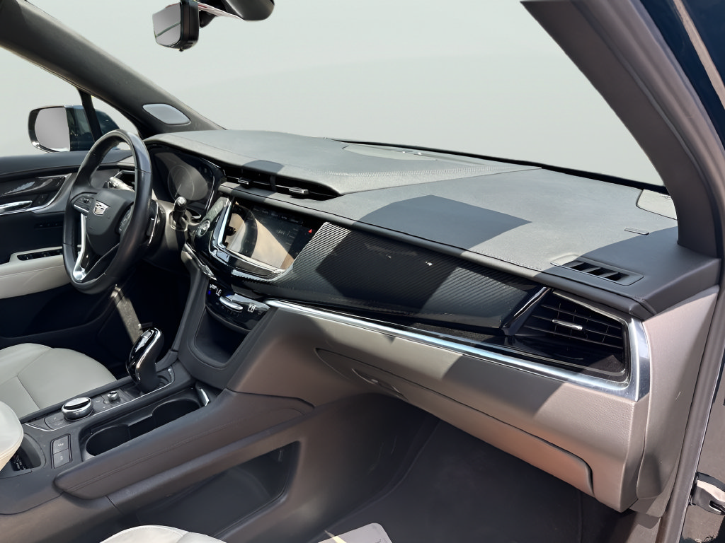 Used 2025 Cadillac XT6 Sport w/ Technology Package AWD/4WD image 35