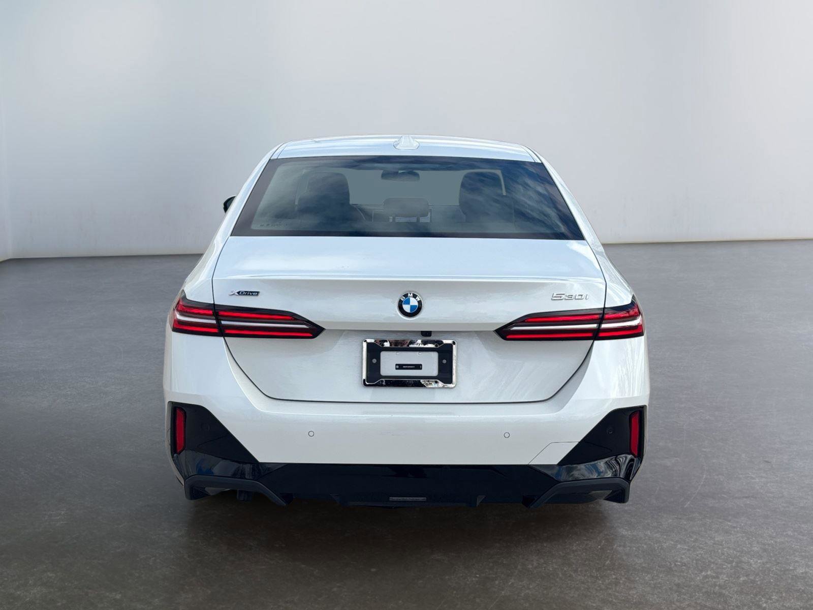 Used 2026 BMW 530i xDrive image 4