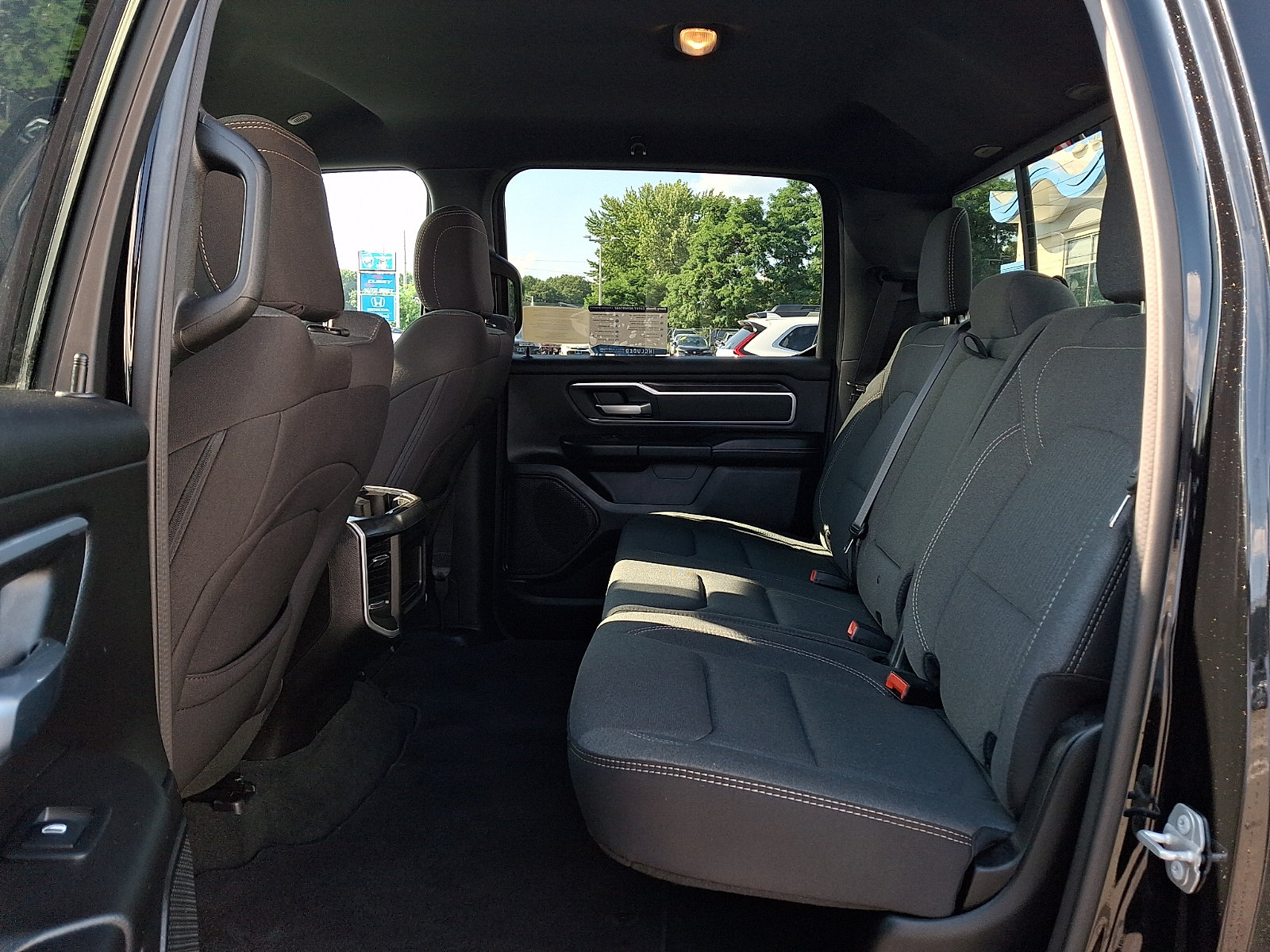 Used 2023 RAM 1500 Big Horn AWD/4WD image 10