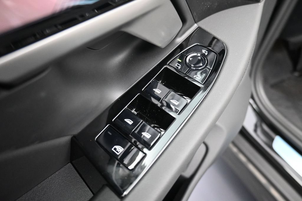 New 2027 BMW 530i xDrive AWD/4WD image 9