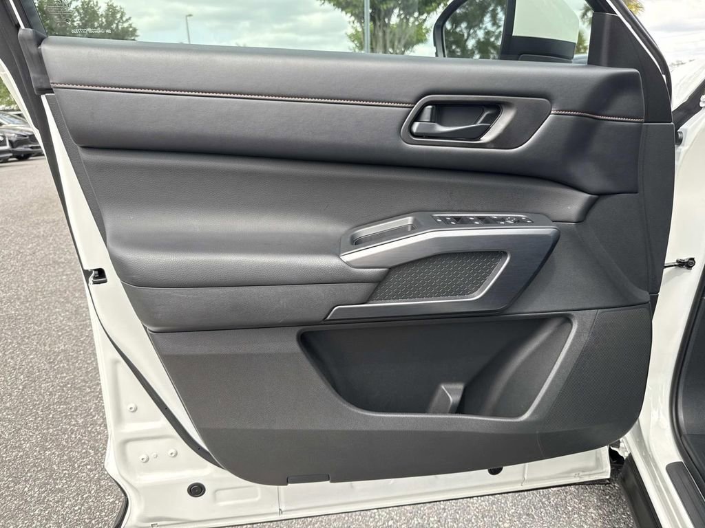 Used 2023 Nissan Pathfinder Rock Creek AWD/4WD image 25