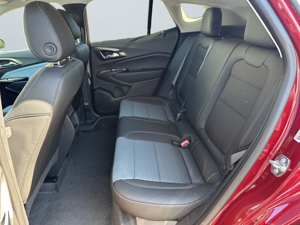Certified 2025 Chevrolet Trax LT w/ Driver Confidence Package FWD image 13