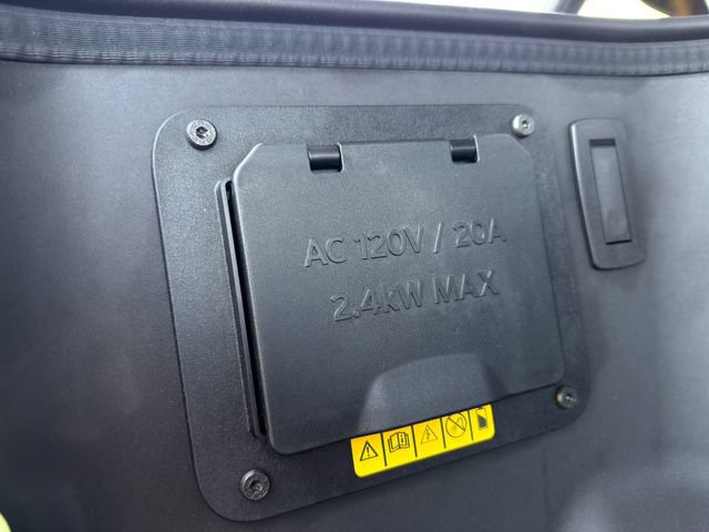 Used 2025 Ford F150 Lightning XLT AWD/4WD image 15