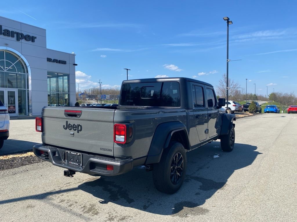 Used 2020 Jeep Gladiator Sport AWD/4WD image 2