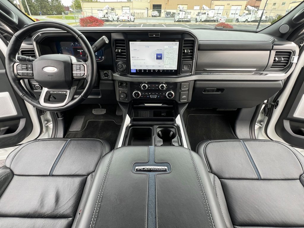 Used 2025 Ford F250 Platinum image 4