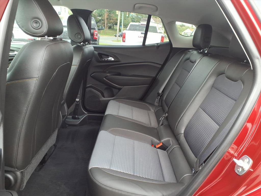 Used 2024 Chevrolet Trax LT w/ Driver Confidence Package FWD image 10