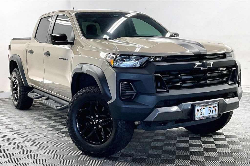 Used 2023 Chevrolet Colorado Trail Boss w/ Technology Package AWD/4WD image 11