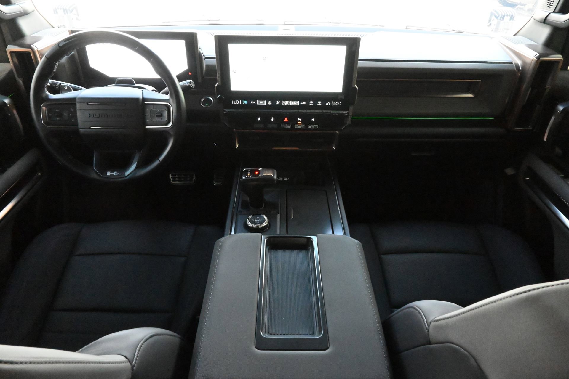 Used 2025 GMC Hummer EV 2X w/ LPO, Sport Package AWD/4WD image 7