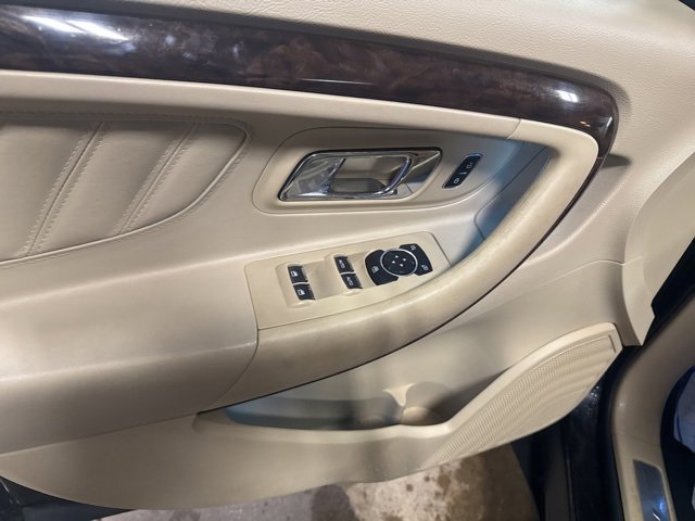 Used 2019 Ford Taurus Limited image 13