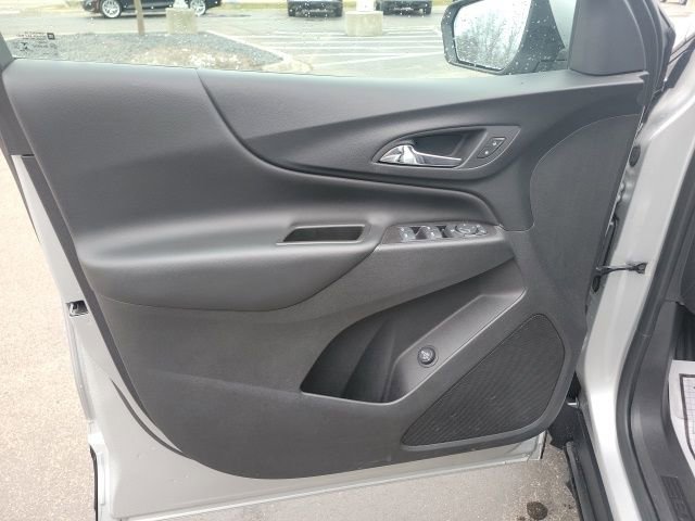 Used 2020 Chevrolet Equinox LT w/ Driver Convenience Package image 15