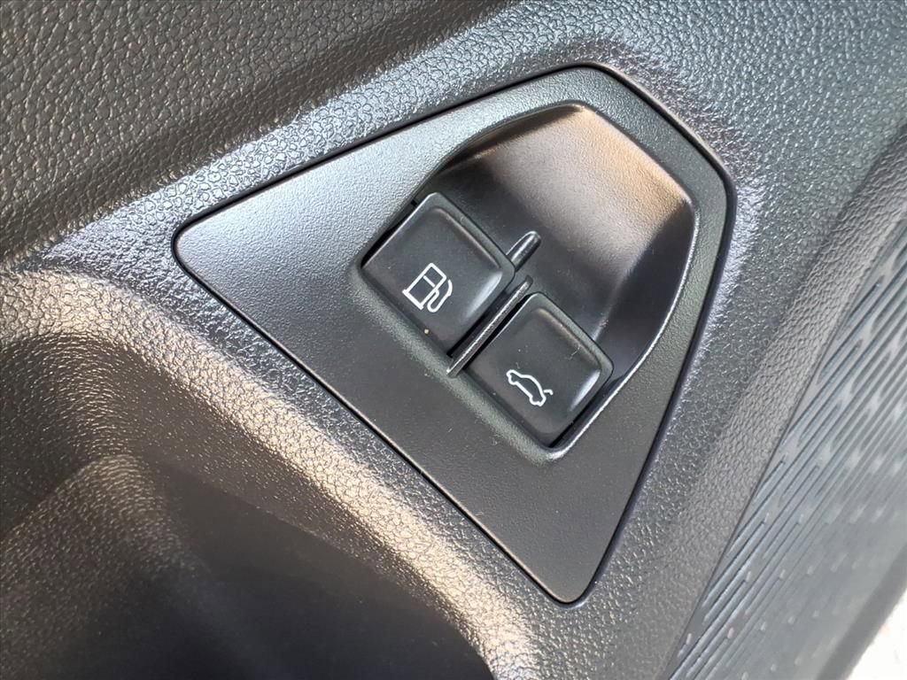 Used 2024 Volkswagen Jetta SE image 9