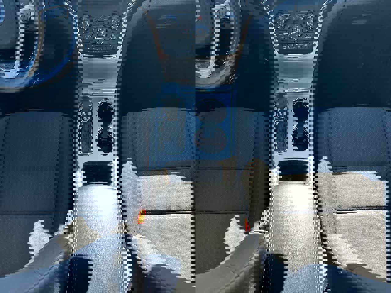 Used 2018 Jeep Grand Cherokee Laredo image 28