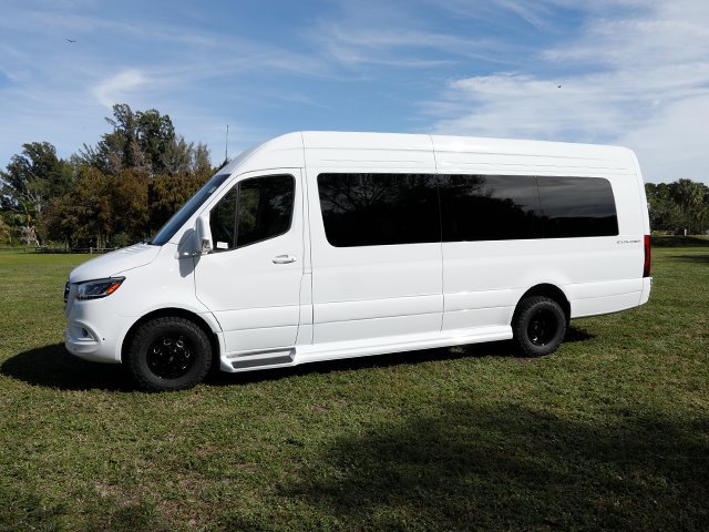 Used 2024 Mercedes-Benz Sprinter 3500 image 3