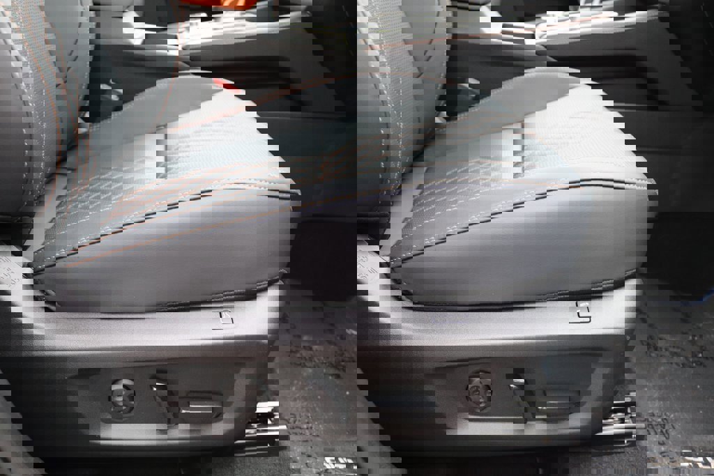 Used 2025 Mitsubishi Outlander SEL image 37