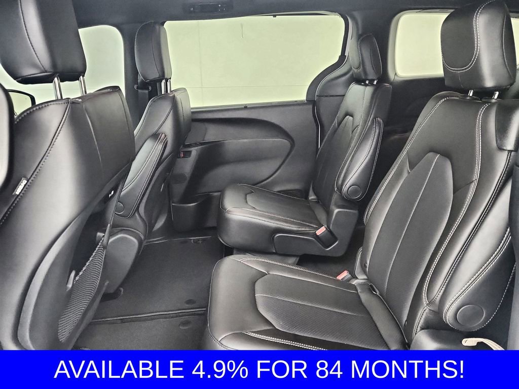New 2026 Chrysler Pacifica Select image 30
