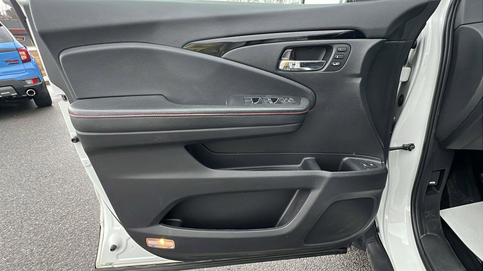 Used 2022 Honda Pilot Black Edition image 25