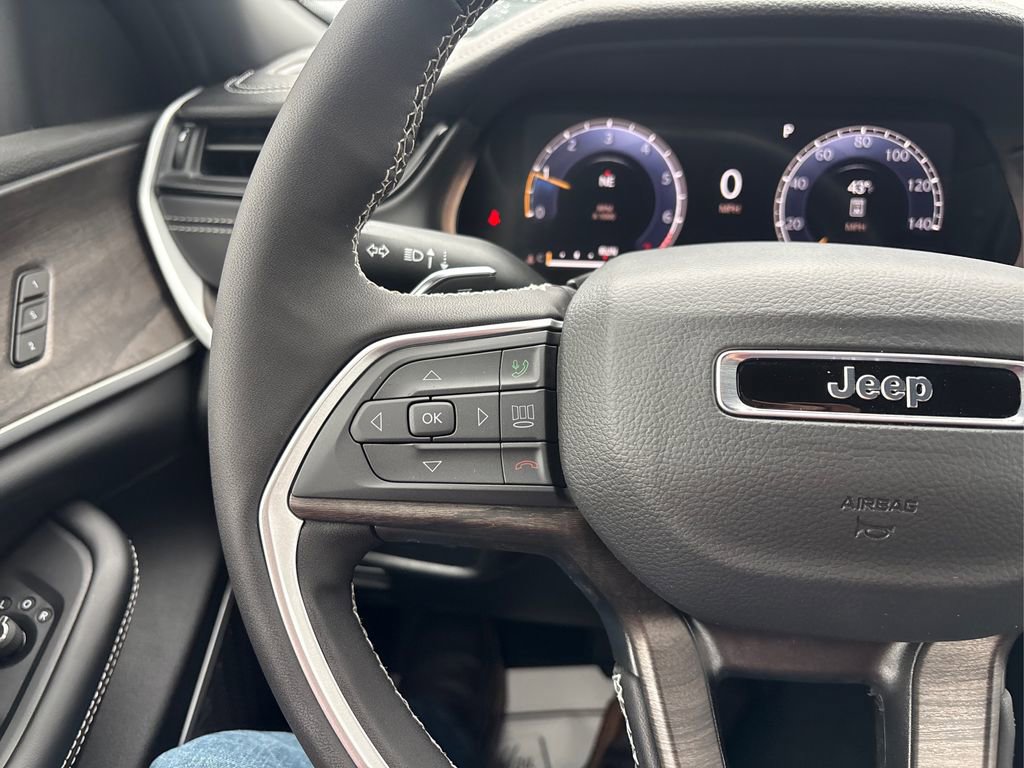 New 2026 Jeep Grand Cherokee L Limited w/ Limited Altitude Package image 25