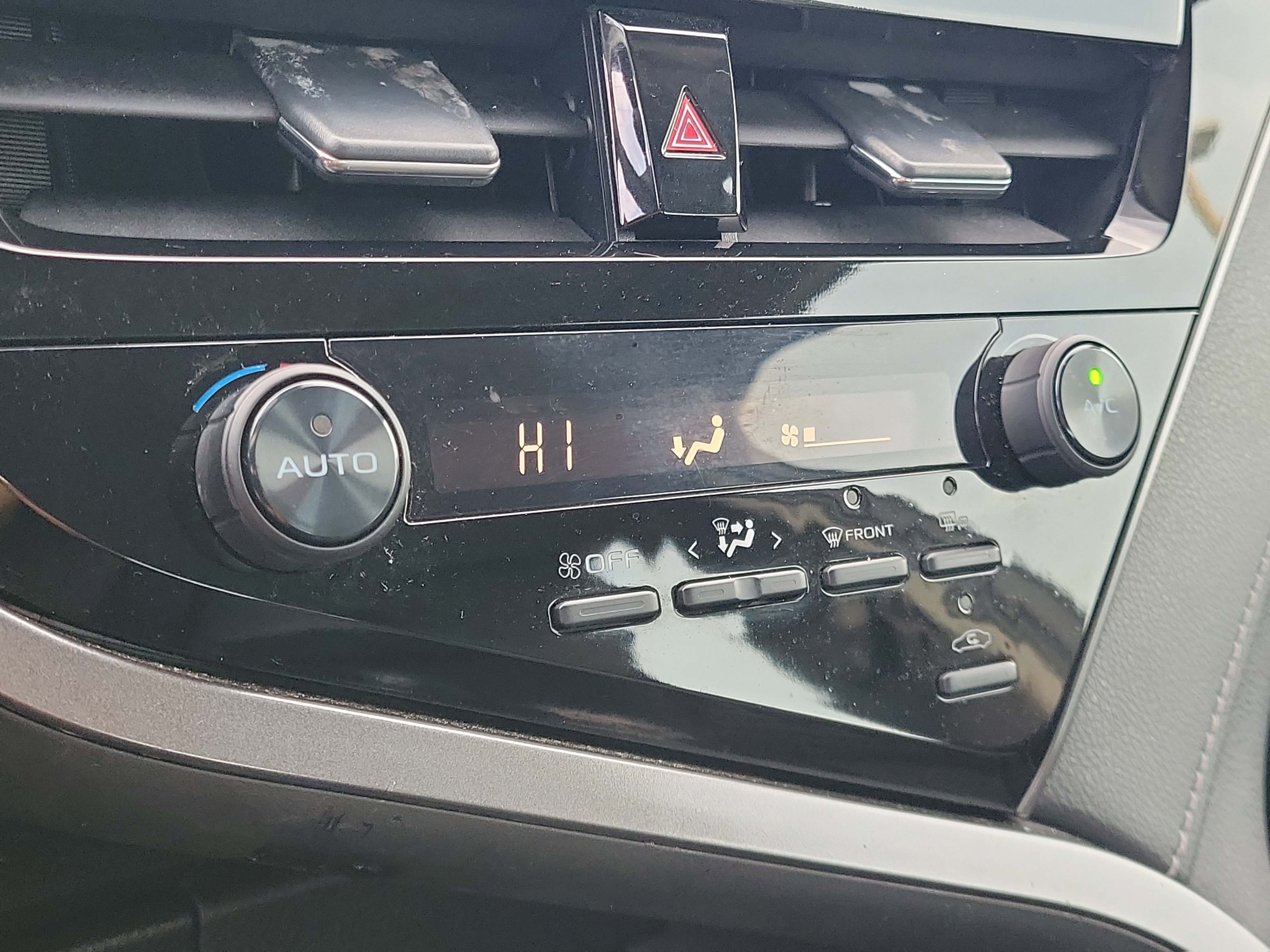 Used 2021 Toyota Camry SE w/ Convenience Package image 29